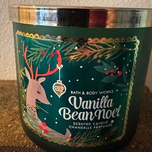 Bath & Body Works Vanilla Bean Noel Scented Candle